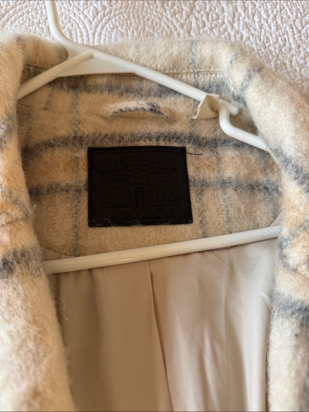 Levi’s Quilted Jacket - Picture 2 of 5
